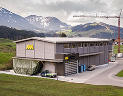 Holzbau Albert Manser AG'nin yeni üretim holü bir yıl içinde inşa edildi.